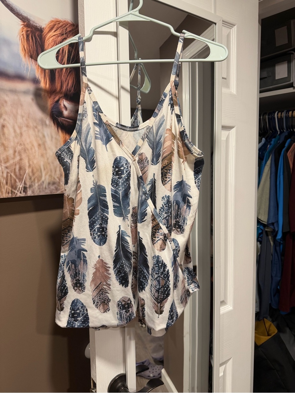 Feather Print Spaghetti Strap Tank Top - Blue & Tan